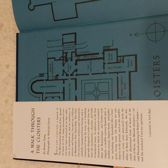 A Walk Though The Cloisters - Picture 2 of 12